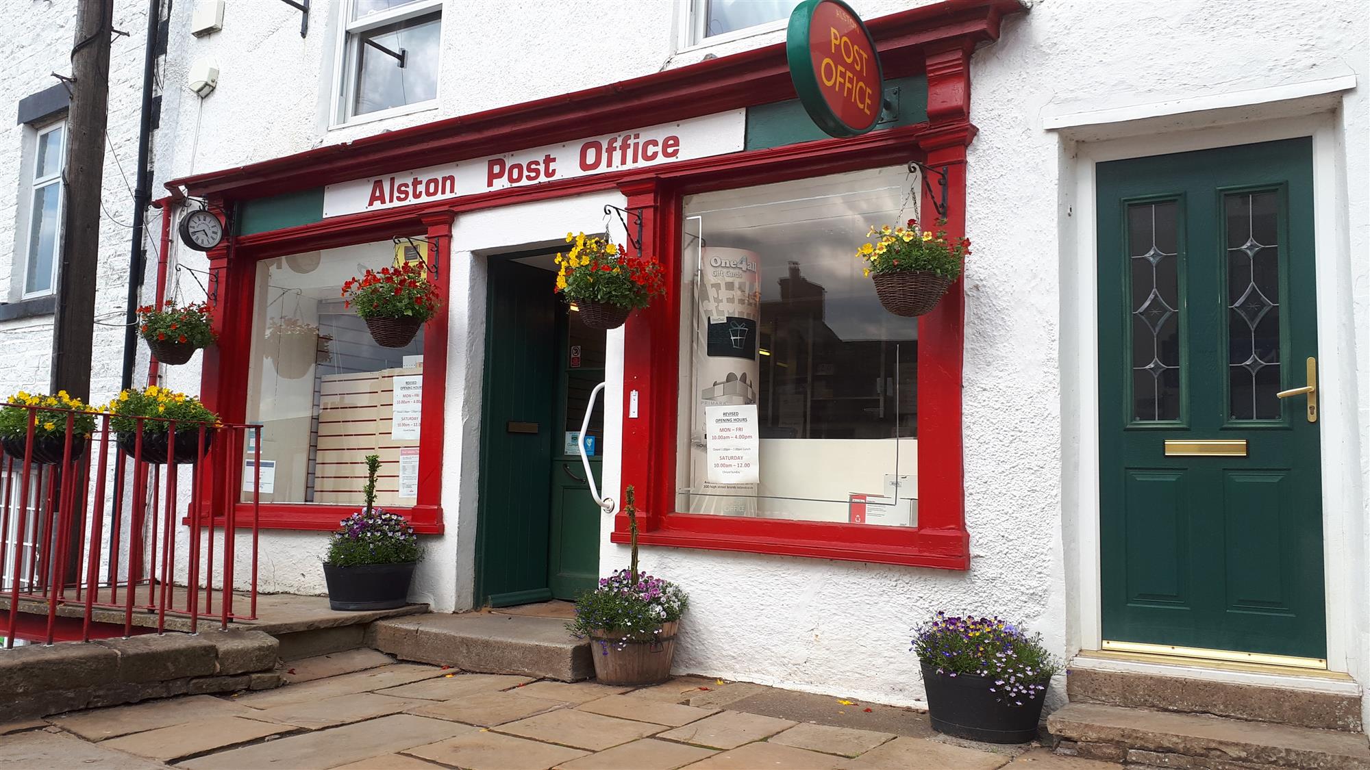 Traditional Post Office with beneficial Mailwork Contract